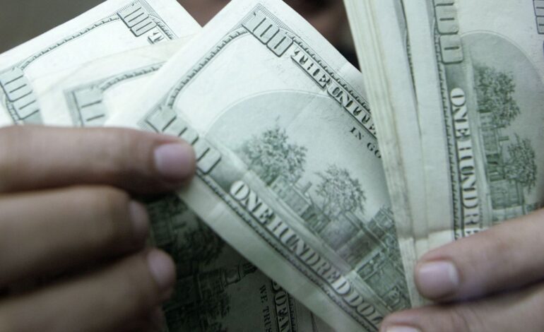 dolar-aproxima-se-de-r$-5,17,-com-noticias-do-exterior-e-eleicoes