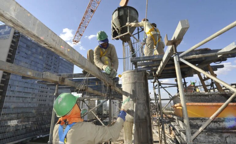 Brasil cria 165,8 mil postos de trabalho em agosto, aponta Caged