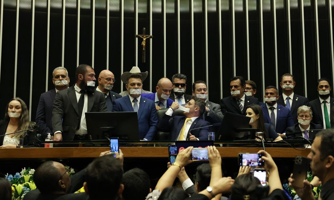 eleicoes-2026:-candidatos-com-multas-ambientais-seguem-recebendo-credito-rural-–-climainfo