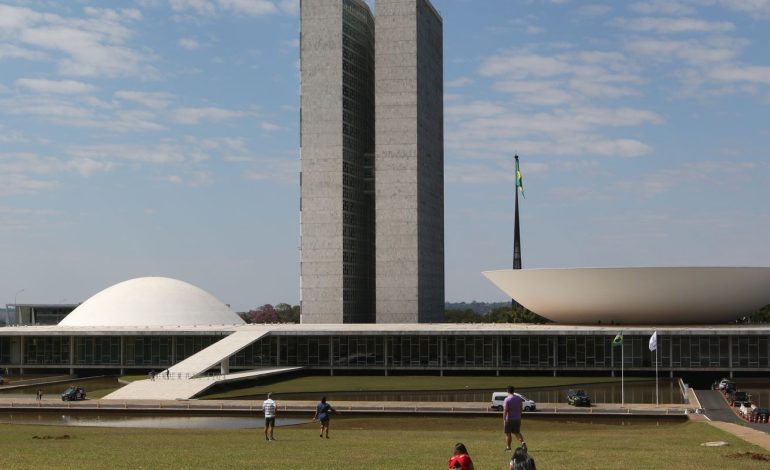 calendario-especial-pode-acelerar-votacao-da-pec-do-fim-da-escala-6×1
