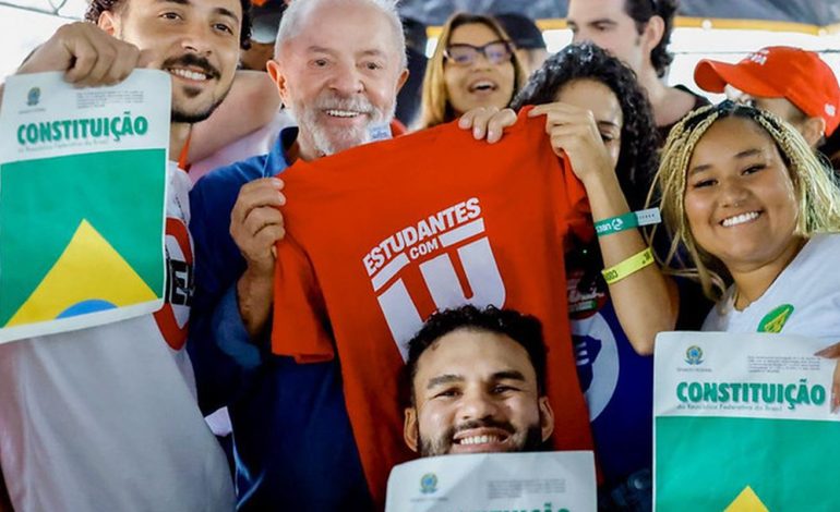 lula-garante-versao-universitaria-do-“pe-de-meia”-caso-seja-reeleito