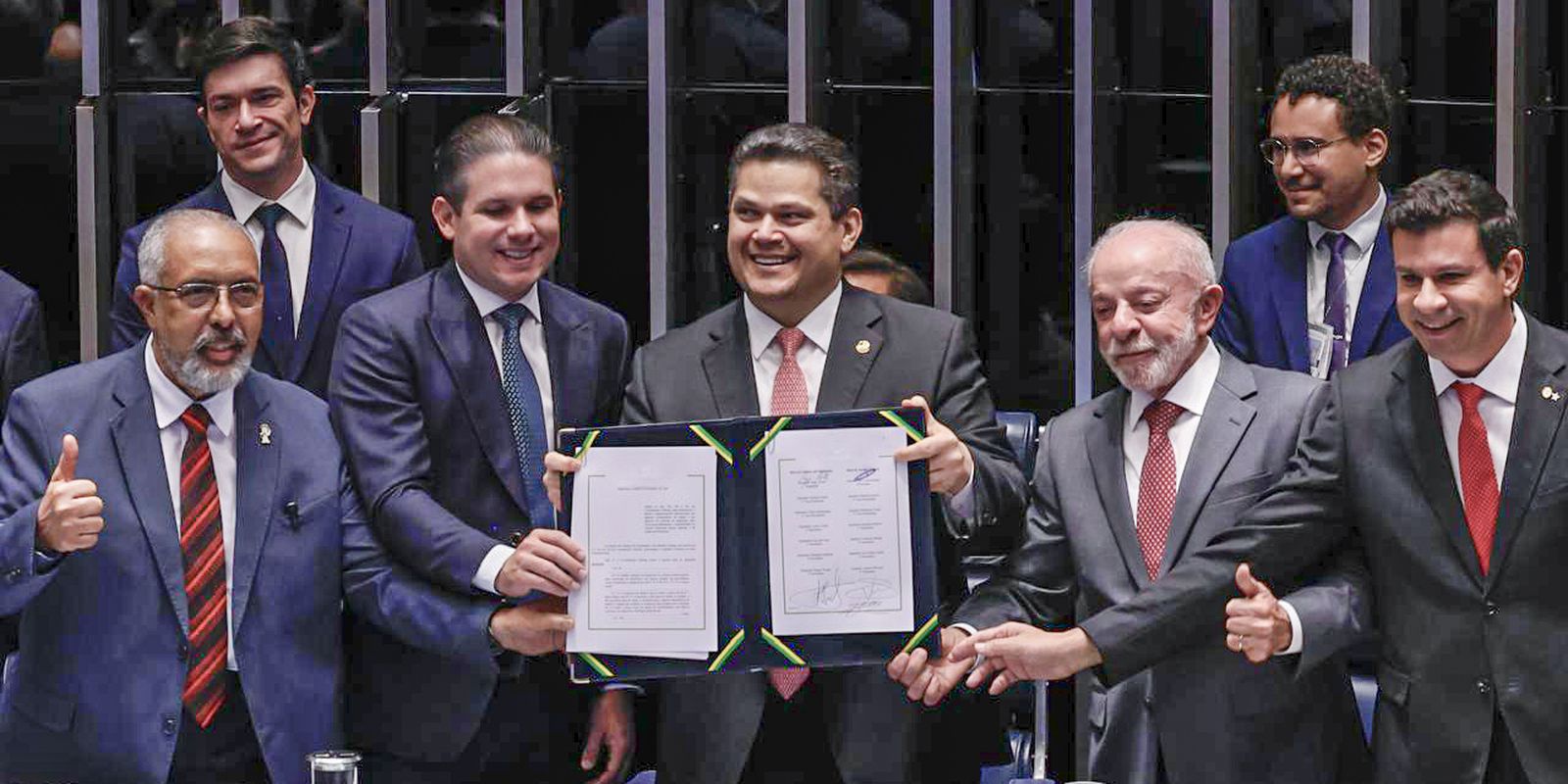 congresso-promulga-emenda-do-fim-da-6×1;-escala-5×2-comeca-em-60-dias