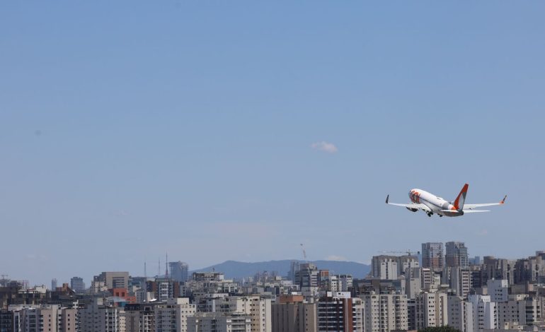 Anac estabelece regras mais restritivas para aviação em Congonhas (SP)