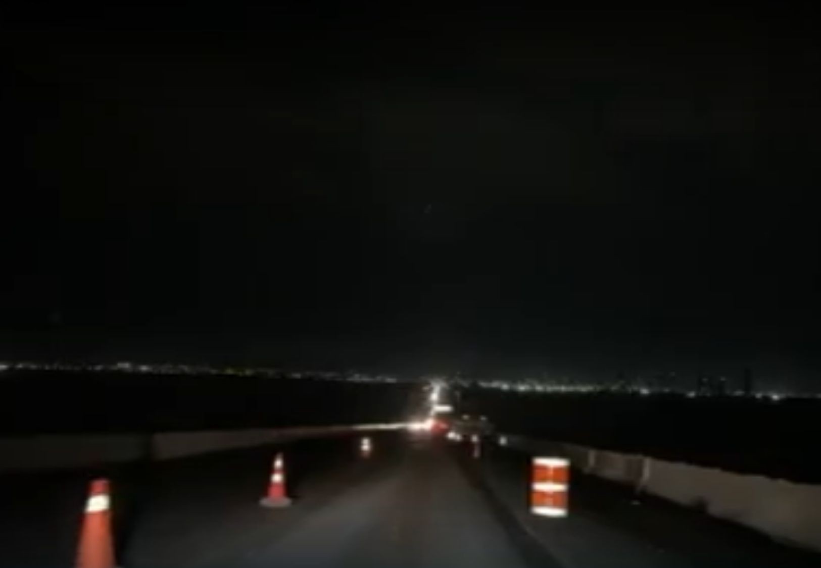 falta-de-iluminacao-e-maquinas-paradas-causam-risco-em-ponte-de-palmas-|-g1