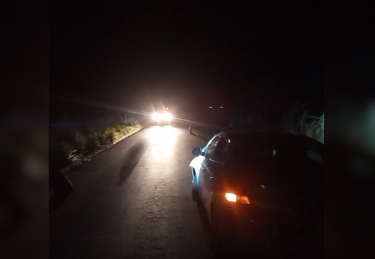 jovem-de-18-anos-morre-apos-moto-ser-atingida-na-traseira-por-carro-|-g1