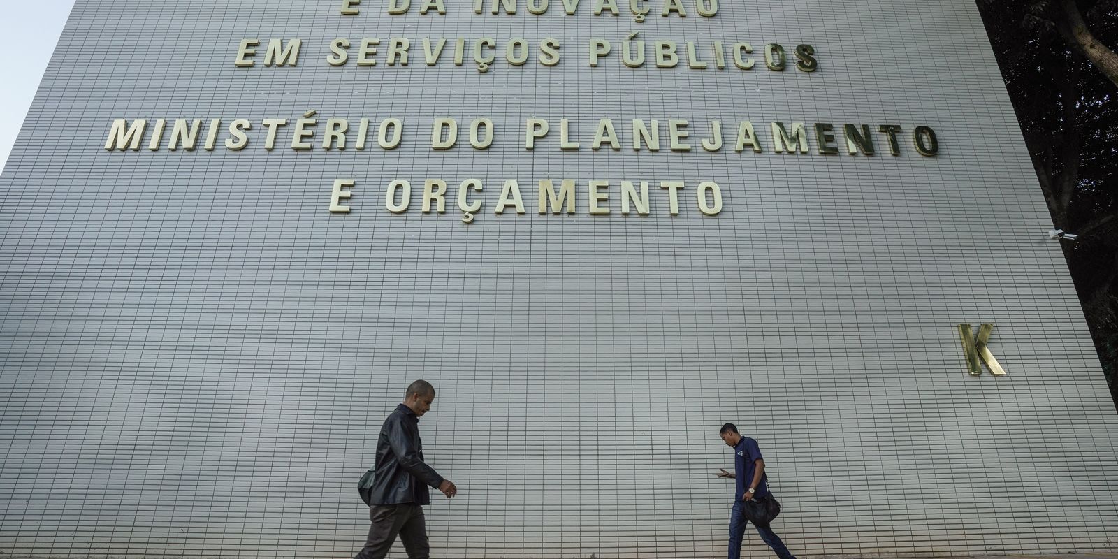 governo-pretende-realocar-r$-20-bilhoes-no-orcamento-de-2027
