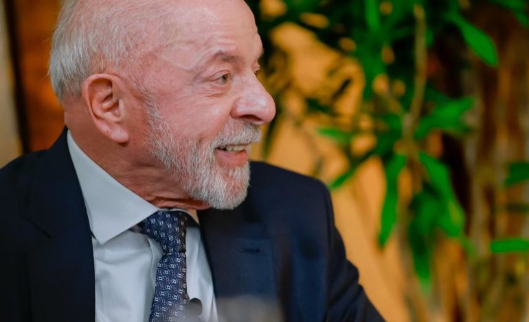 Lula diz que vai entregar amanhã ao TSE pedido de abertura de sigilo
