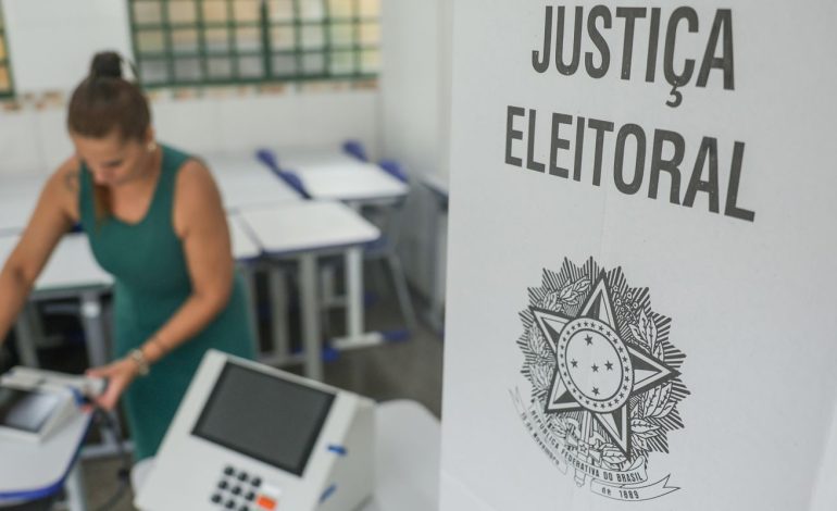 TSE informa que 900 urnas foram substituídas até o meio-dia