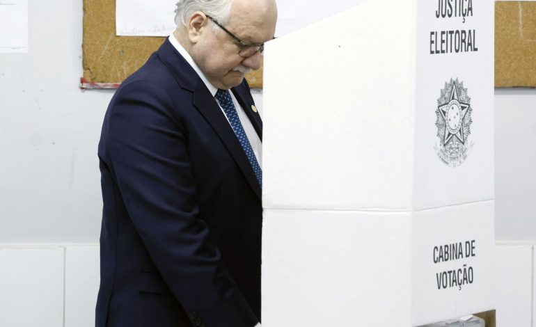 vontade-das-urnas-precisa-ser-respeitada,-afirma-fachin-apos-votar