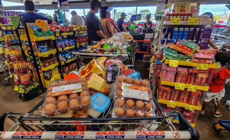 consumo-de-alimentos-cresce-apos-proibicao-das-bets-no-pais,-diz-abras